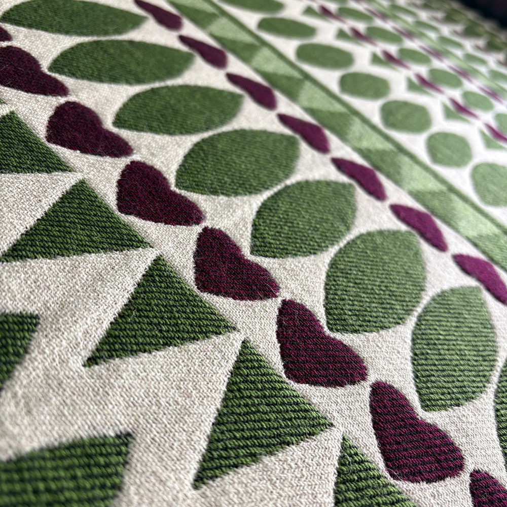 Maes Caradog - Green, burgundy and ecru colours